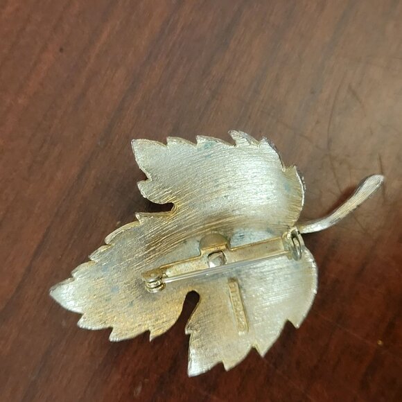 Vintage Manselle Gold-Tone Leaf Brooch Pin - Picture 3 of 5